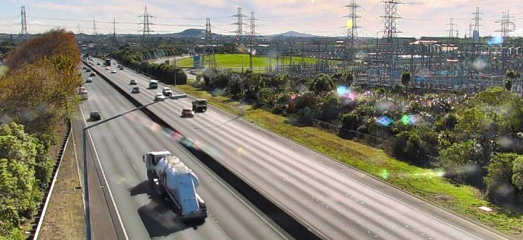Auckland’s Southern Motorway at 11:45 AM on Monday 18 May during Covid-19 Level 2